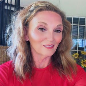 Meet your Posher, Posh